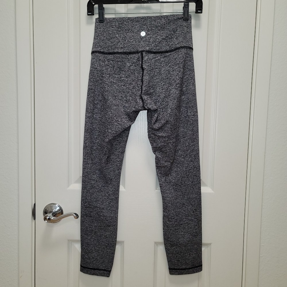 Lululemon High Times Heathered Black Size 6